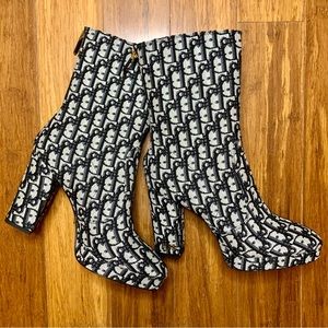NWB Di0R (Inspired) Heeled Logo Booties *Size 40/8.5